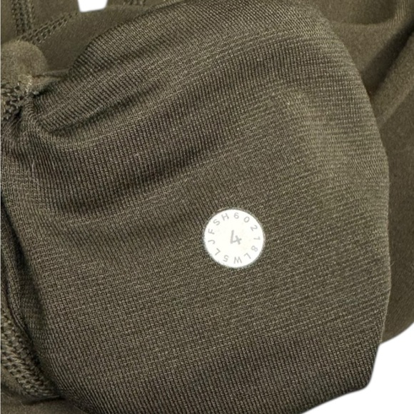 Lululemon Olive Green Align Crop leggings
Sz 4 - Picture 4 of 4